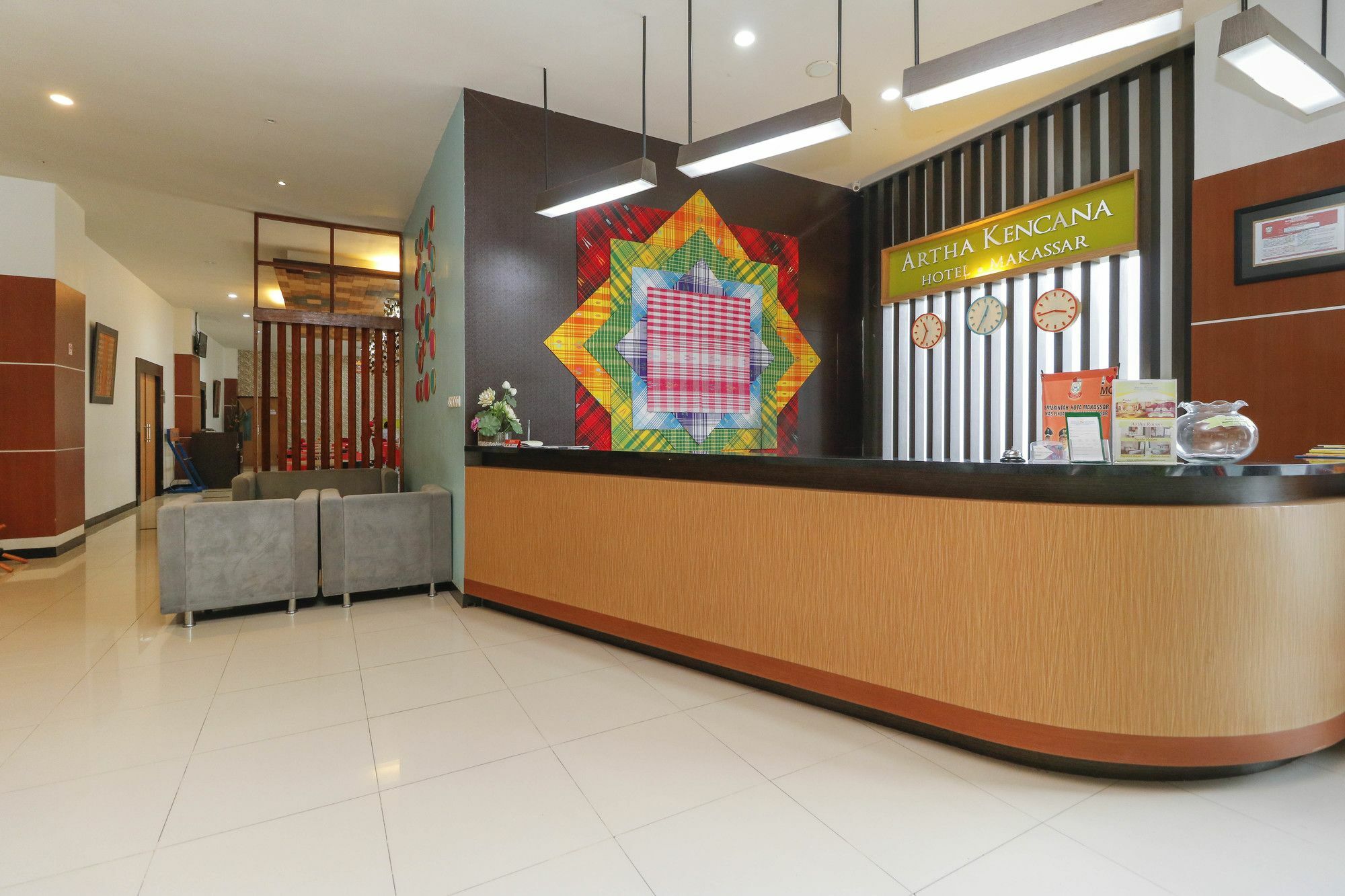 Reddoorz Plus Near Pantai Losari Hotel Makassar Exterior photo